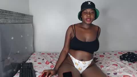 hornygal256 online show from 10.03.25