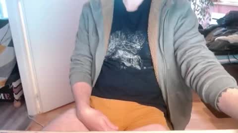 Snapshot of hornygaren chatting on 11.21.25 zorander online show from 11.21.25