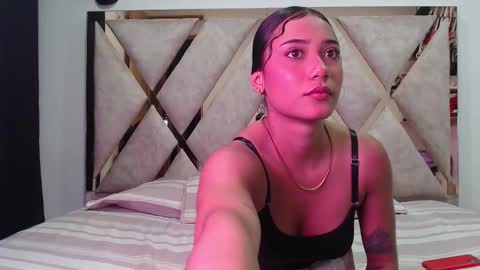 Snapshot of hornygirl_20000 chatting on 10.12.25 hornygirl_20000 online show from 10.12.25