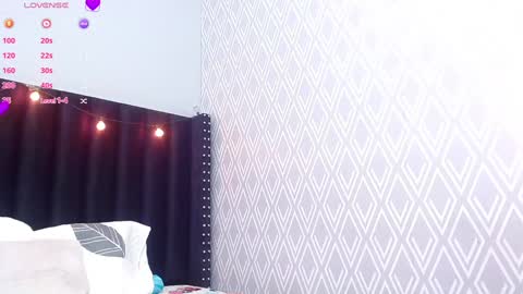 Snapshot of hornylatimommy chatting on 01.17.25 Natasha online show from 01.17.25