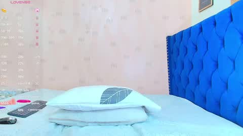 Snapshot of hornylatimommy chatting on 01.21.25 Natasha online show from 01.21.25