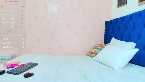 Snapshot of hornylatimommy chatting on 01.22.25 Natasha online show from 01.22.25