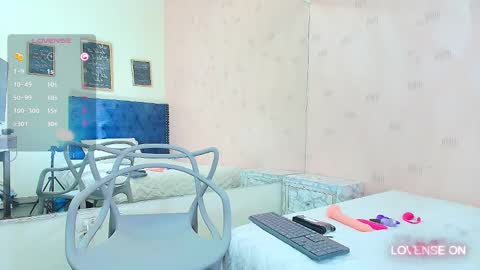 Snapshot of hornylatimommy chatting on 01.30.25 Natasha online show from 01.30.25