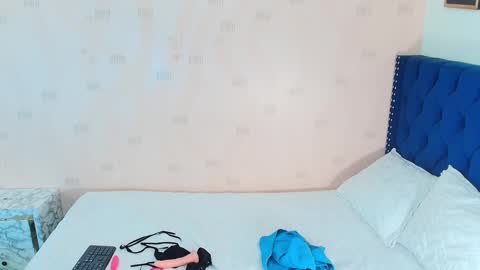 Snapshot of hornylatimommy chatting on 03.03.25 Natasha online show from 03.03.25