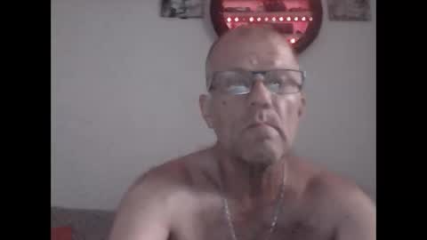 Snapshot of hornymikesa chatting on 12.31.24 HORNY MIKE online show from 12.31.24