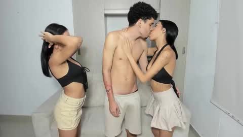 Snapshot of hornyshow_tv chatting on 11.17.25 CLOE LONG BLACK HAIR - HARPPER BROWN HAIR online show from 11.17.25