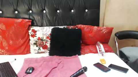 hornysnowie23x online show from 10.04.25