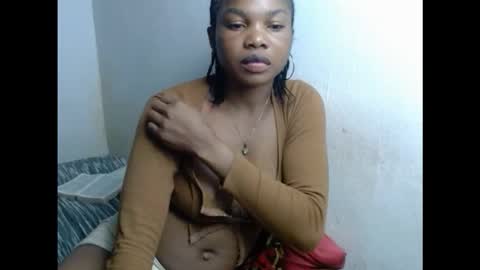 Snapshot of hornyxbum chatting on 11.11.25 hornyxbum online show from 11.11.25