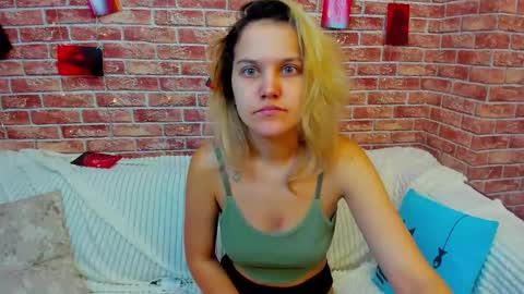 Jessica  online show from 09.10.25