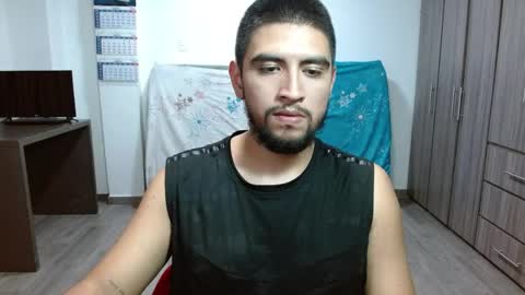 Snapshot of hot__husbands chatting on 05.16.26 hot__husbands online show from 05.16.26