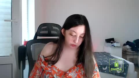 Snapshot of hot_and_pretty chatting on 05.13.26 Lila online show from 05.13.26