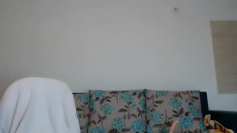 Snapshot of hot_angel94 chatting on 12.16.25 Sarah online show from 12.16.25