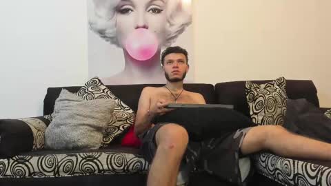 Snapshot of hot_bad_boy69 chatting on 09.29.25 hot bad boy69 online show from 09.29.25