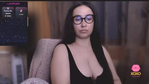 Snapshot of hot_big_ass chatting on 09.28.25 v     online show from 09.28.25