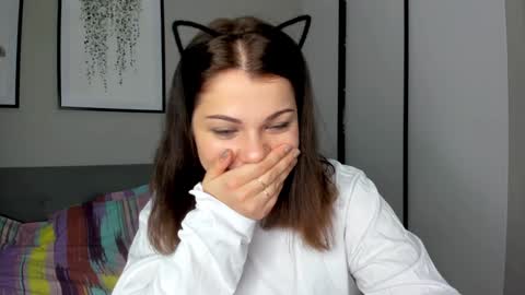 LiluCaroline online show from 01.06.25