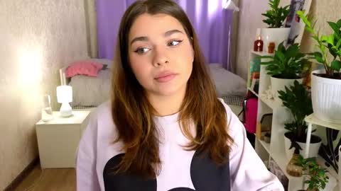 LiluCaroline online show from 09.30.25