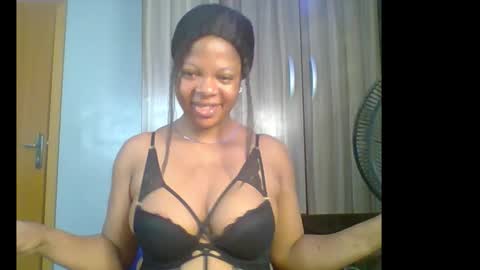 Snapshot of hot_choco_choco chatting on 11.29.25 peace online show from 11.29.25