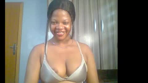 Snapshot of hot_choco_choco chatting on 11.30.25 peace online show from 11.30.25