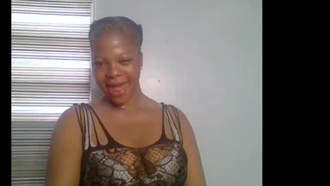 Snapshot of hot_choco_choco chatting on 12.03.25 peace online show from 12.03.25