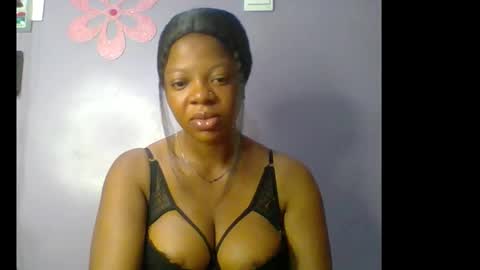 Snapshot of hot_choco_choco chatting on 12.17.25 peace online show from 12.17.25