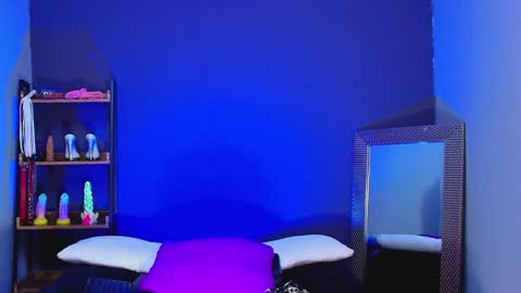 hot chocolate 4u online show from 02.04.25