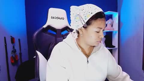 hot chocolate 4u online show from 11.10.25