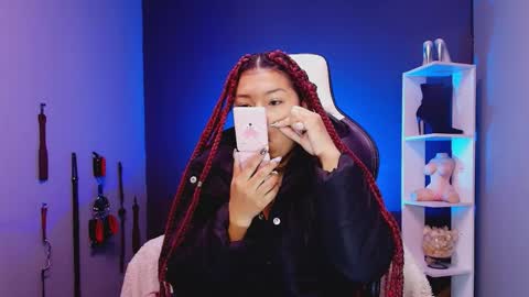 hot chocolate 4u online show from 11.26.25