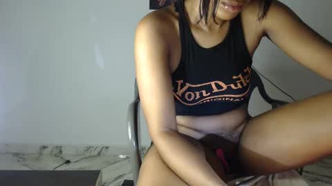 Snapshot of hot_chocoxxxx chatting on 01.25.25 sonia mis choco online show from 01.25.25