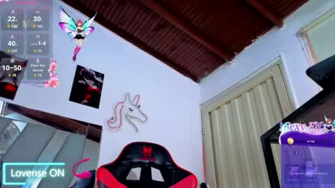 Snapshot of hot_destinyk chatting on 04.30.26 destinyk online show from 04.30.26