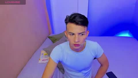 Alejandro online show from 04.09.26