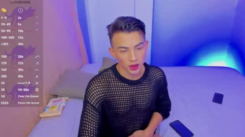 Alejandro online show from 04.10.26