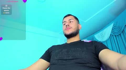 Snapshot of hot_latino_boy_ chatting on 11.04.25 Alejandro online show from 11.04.25