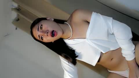 hot_little_angel18 online show from 06.03.26