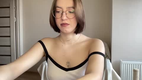 Snapshot of hot_lliinns chatting on 12.09.24 Lina online show from 12.09.24