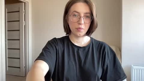 Snapshot of hot_lliinns chatting on 12.13.24 Lina online show from 12.13.24