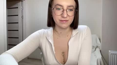 Snapshot of hot_lliinns chatting on 12.17.24 Lina online show from 12.17.24