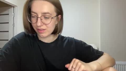 Snapshot of hot_lliinns chatting on 12.18.24 Lina online show from 12.18.24