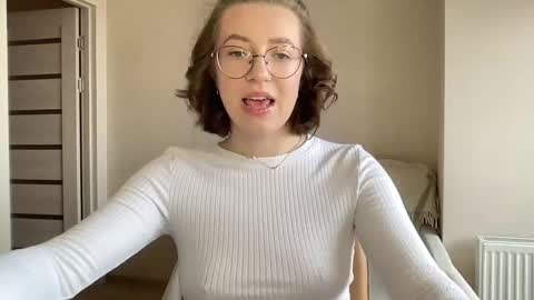 Snapshot of hot_lliinns chatting on 12.29.24 Lina online show from 12.29.24