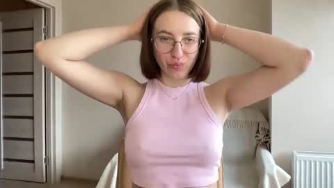 Snapshot of hot_lliinns chatting on 01.06.25 Lina online show from 01.06.25