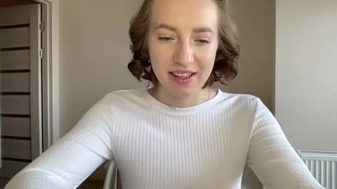 Snapshot of hot_lliinns chatting on 01.07.25 Lina online show from 01.07.25