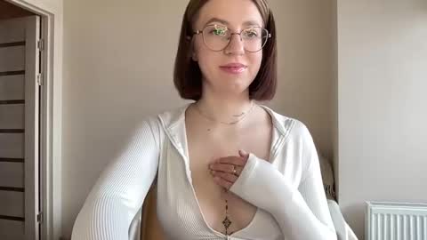 Snapshot of hot_lliinns chatting on 01.15.25 Lina online show from 01.15.25