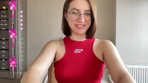 Snapshot of hot_lliinns chatting on 02.10.25 Lina online show from 02.10.25