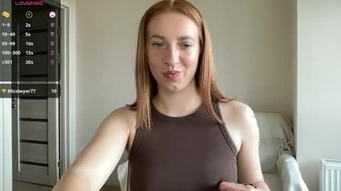 Snapshot of hot_lliinns chatting on 10.03.25 Lina online show from 10.03.25