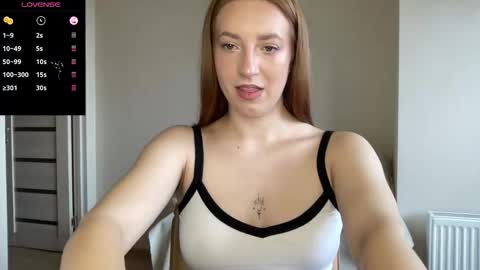 Snapshot of hot_lliinns chatting on 10.09.25 Lina online show from 10.09.25