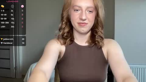 Snapshot of hot_lliinns chatting on 10.25.25 Lina online show from 10.25.25