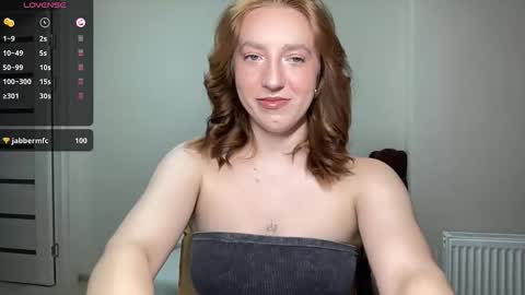 Snapshot of hot_lliinns chatting on 10.26.25 Lina online show from 10.26.25