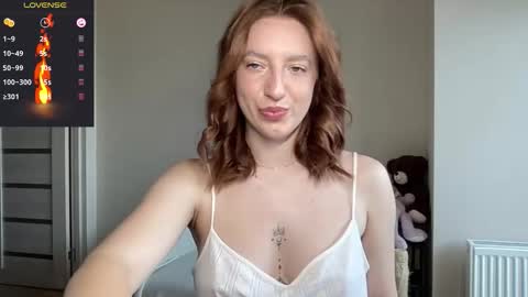 Snapshot of hot_lliinns chatting on 11.13.25 Lina online show from 11.13.25