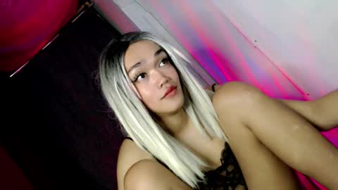 Snapshot of hot_moma69 chatting on 04.06.26 hot_moma69 online show from 04.06.26