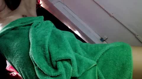 Snapshot of hot_moma69 chatting on 04.12.26 hot_moma69 online show from 04.12.26