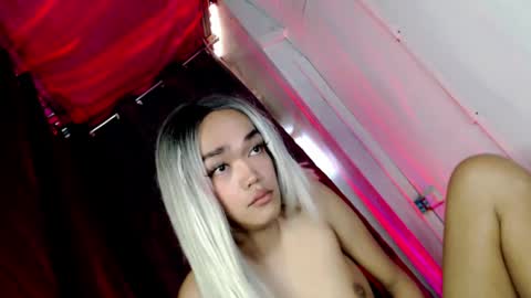 Snapshot of hot_moma69 chatting on 04.16.26 hot_moma69 online show from 04.16.26